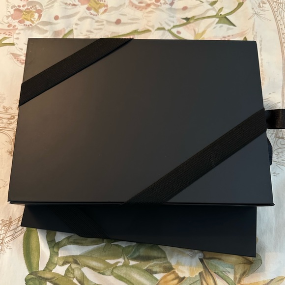 Set of two Stephanie Gottlieb Jewelry Boxes - Picture 4 of 6